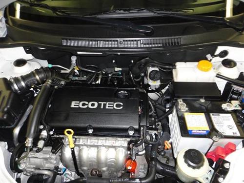 Chevrolet Aveo5 2011 photo 5