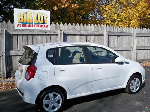 Chevrolet Aveo5 2011 photo 2