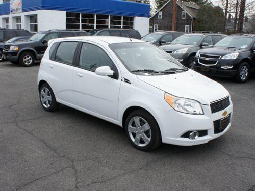 Chevrolet Aveo5 2011 photo 2