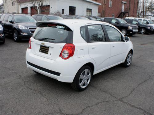 Chevrolet Aveo5 2011 photo 1