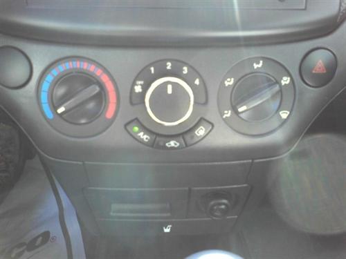 Chevrolet Aveo5 2011 photo 2