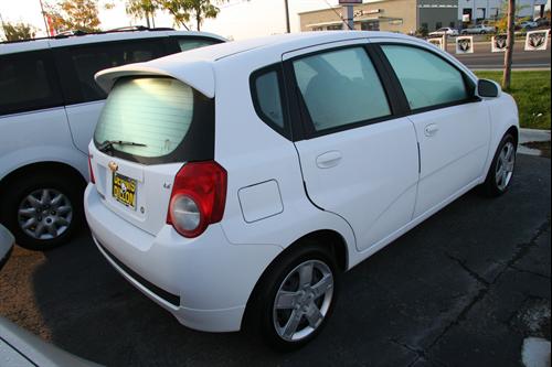 Chevrolet Aveo5 2011 photo 3