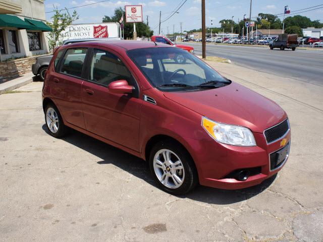 Chevrolet Aveo5 2011 photo 2