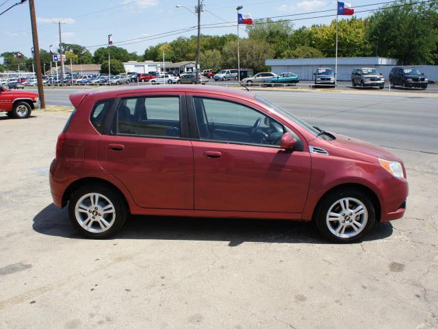 Chevrolet Aveo5 2011 photo 3