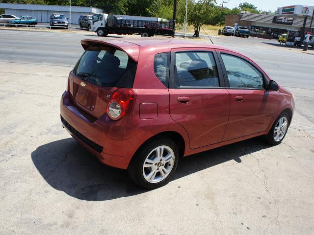 Chevrolet Aveo5 2011 photo 4
