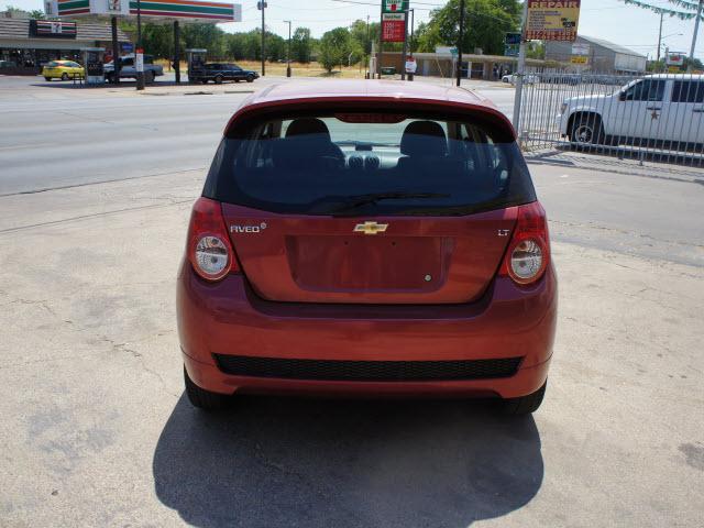 Chevrolet Aveo5 2011 photo 5