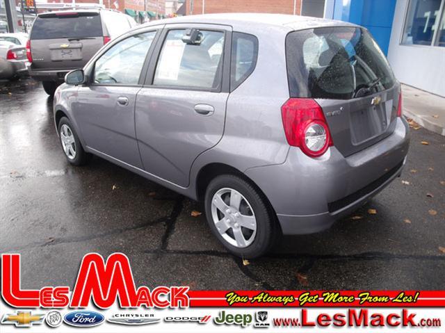 Chevrolet Aveo5 Clean Carfax ONE Owner Hatchback