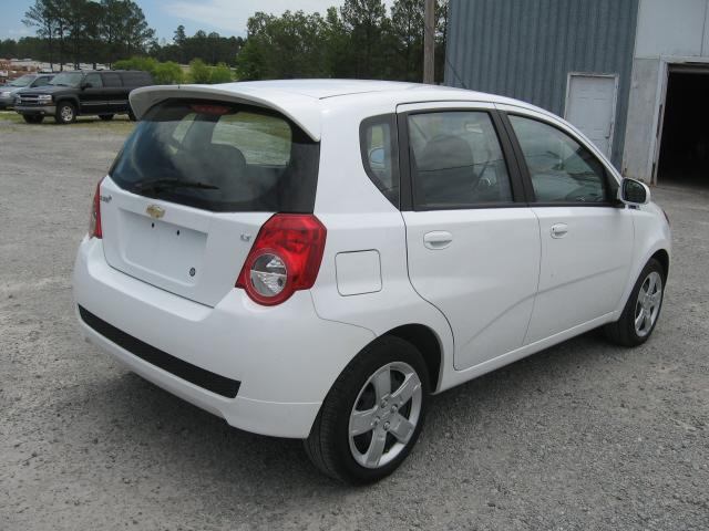 Chevrolet Aveo5 2011 photo 3