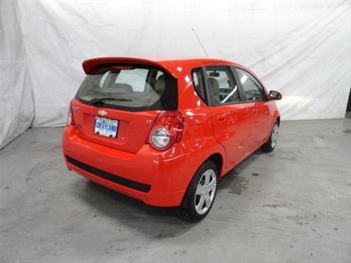 Chevrolet Aveo5 2011 photo 4