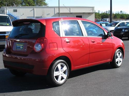 Chevrolet Aveo5 2011 photo 2