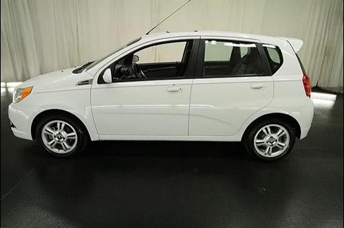 Chevrolet Aveo5 2011 photo 3
