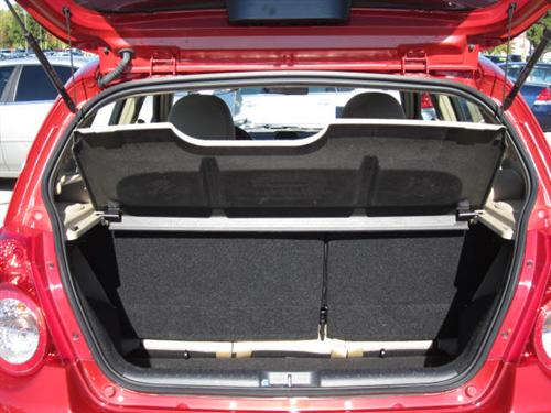 Chevrolet Aveo5 2011 photo 2