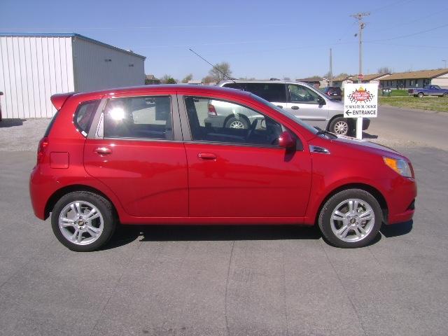 Chevrolet Aveo5 2011 photo 1