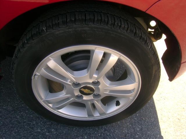 Chevrolet Aveo5 2011 photo 4