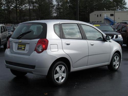 Chevrolet Aveo5 2011 photo 2