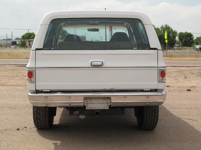 Chevrolet Blazer 2DR Glass TOP SUV