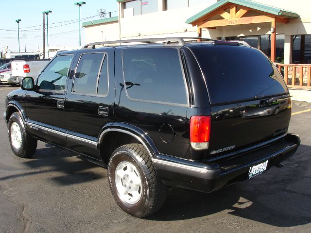 Chevrolet Blazer 1997 photo 2