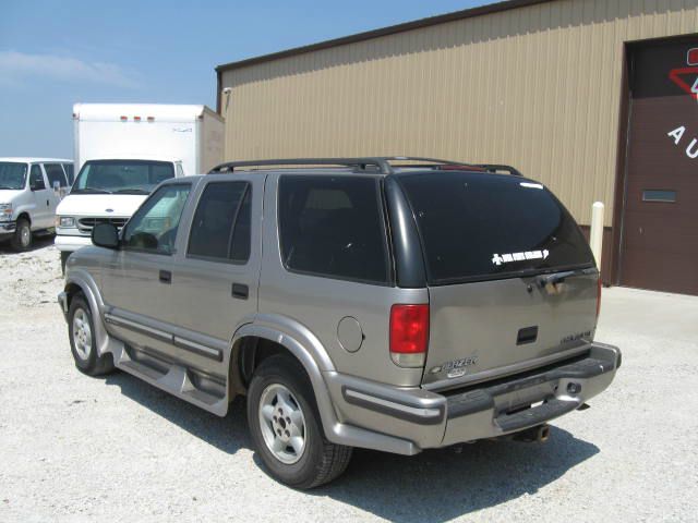 Chevrolet Blazer 1998 photo 2