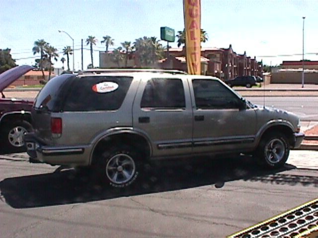 Chevrolet Blazer 1998 photo 2