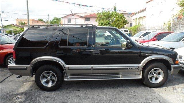 Chevrolet Blazer 1998 photo 1
