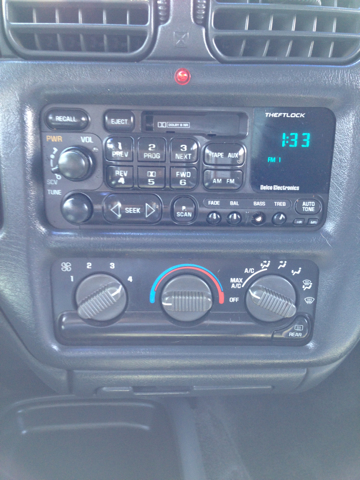 Chevrolet Blazer 1999 photo 2