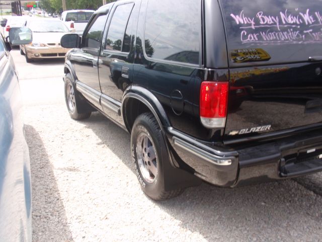 Chevrolet Blazer 1999 photo 2