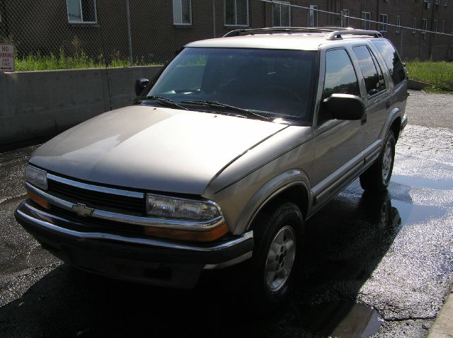 Chevrolet Blazer 1999 photo 2