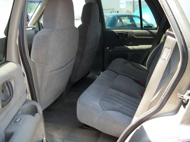 Chevrolet Blazer Laramie Heavy DUTY Dually SUV