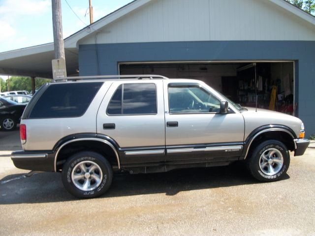 Chevrolet Blazer 1999 photo 2
