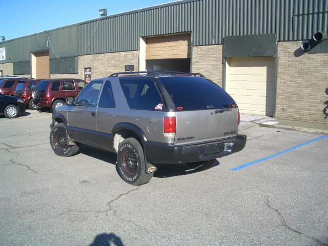 Chevrolet Blazer 1999 photo 2
