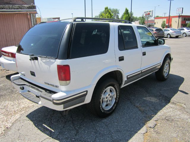 Chevrolet Blazer 2000 photo 0