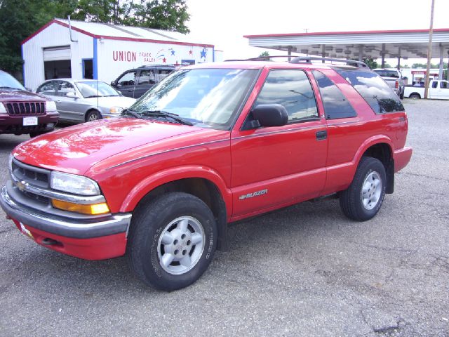 Chevrolet Blazer 2000 photo 2