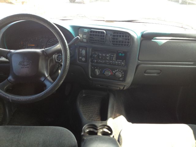 Chevrolet Blazer Camry LE SUV