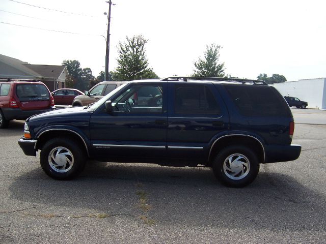 Chevrolet Blazer 2000 photo 2