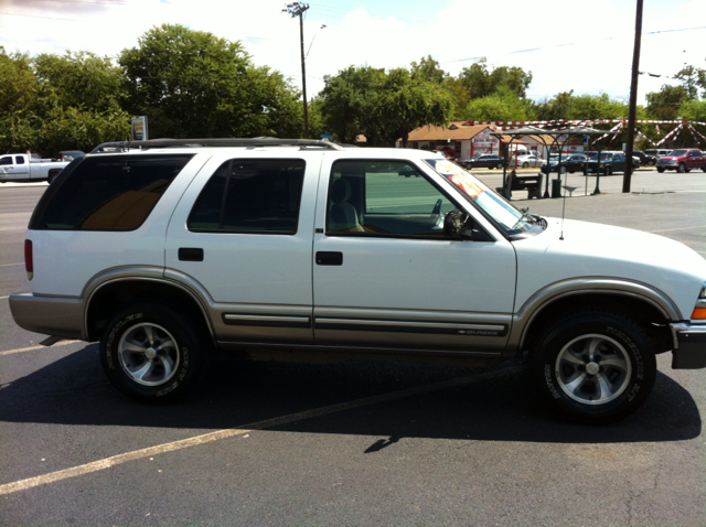 Chevrolet Blazer 2000 photo 1
