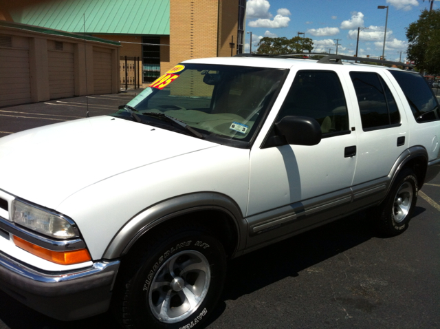 Chevrolet Blazer 2000 photo 2