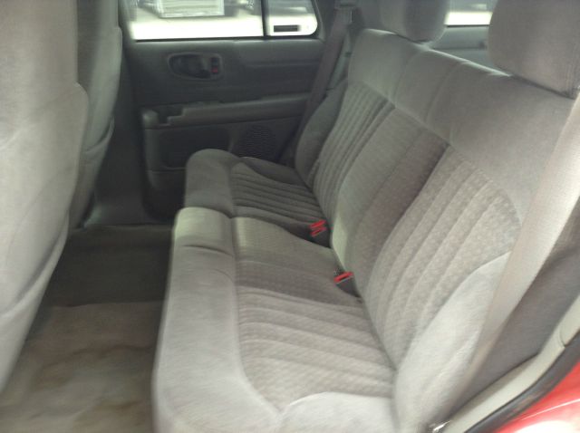 Chevrolet Blazer Camry LE SUV