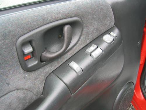 Chevrolet Blazer 2000 photo 2