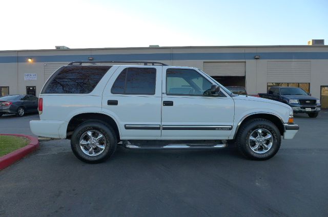 Chevrolet Blazer 2000 photo 3