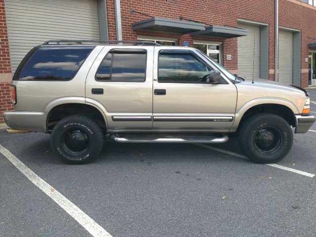 Chevrolet Blazer 2000 photo 2