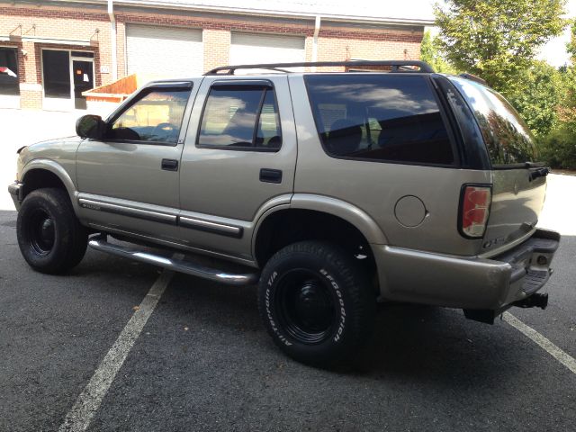 Chevrolet Blazer 2000 photo 3