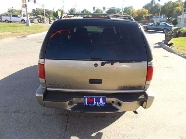 Chevrolet Blazer 2000 photo 3