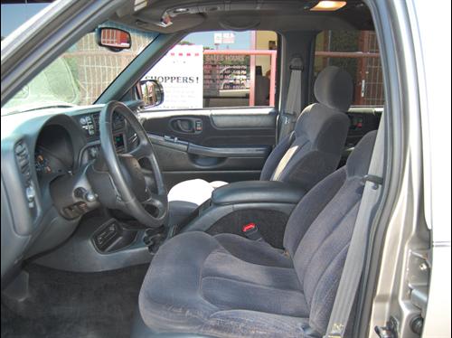 Chevrolet Blazer 2000 photo 2