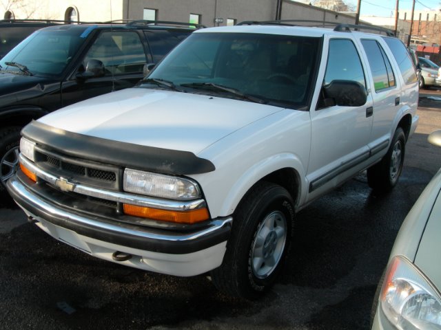 Chevrolet Blazer 2000 photo 2