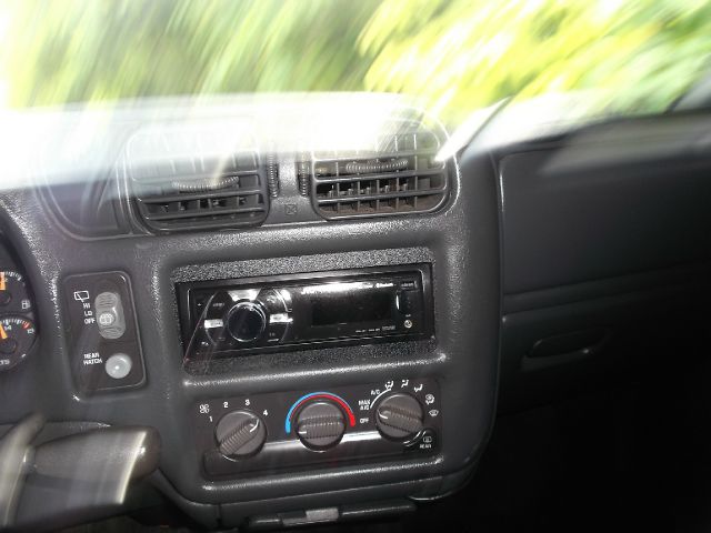 Chevrolet Blazer 2000 photo 4