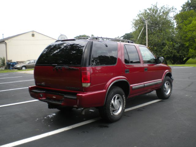 Chevrolet Blazer 2001 photo 2