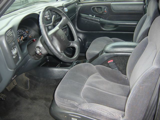 Chevrolet Blazer 2001 photo 2