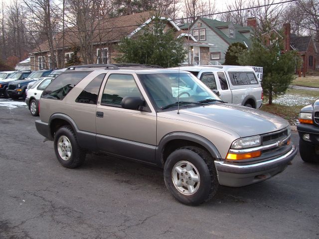 Chevrolet Blazer 2001 photo 2