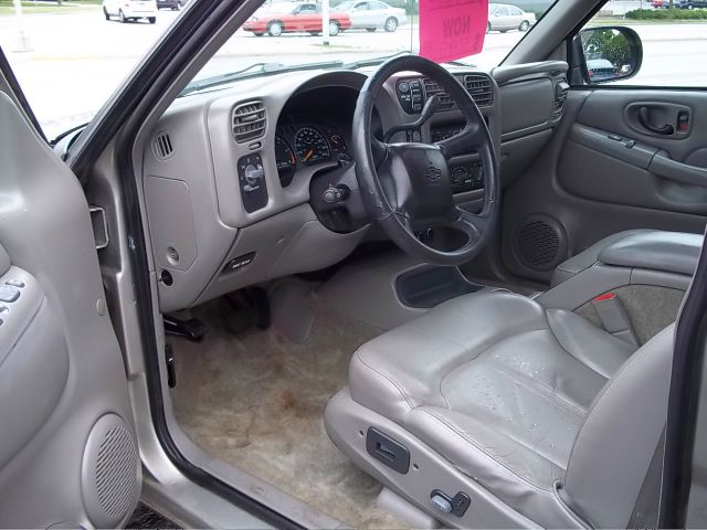 Chevrolet Blazer 2001 photo 3