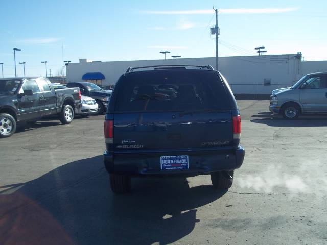 Chevrolet Blazer 2001 photo 3